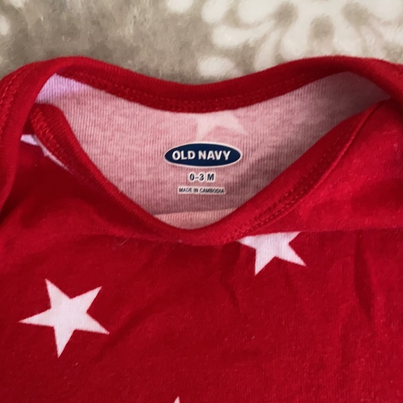 Old navy baby boy bodysuit and shoes - Picture 5 of 6